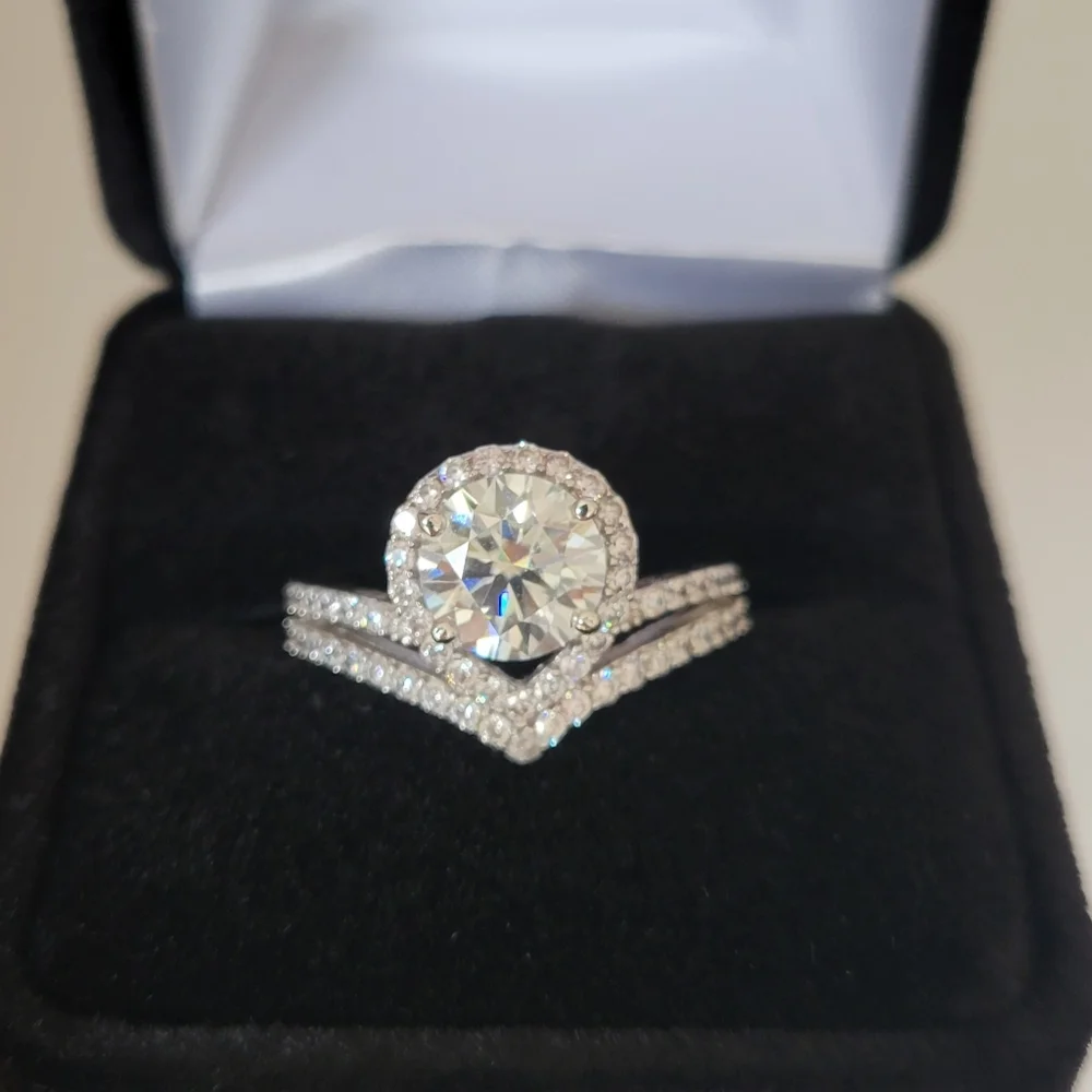 New 2ct Certified Moissanite Ring, Size 7